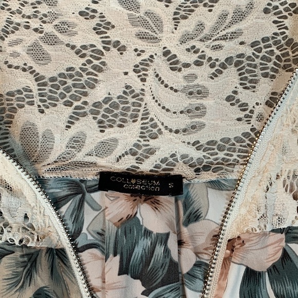 Colosseum Collection Floral Tank Top - Picture 2 of 6